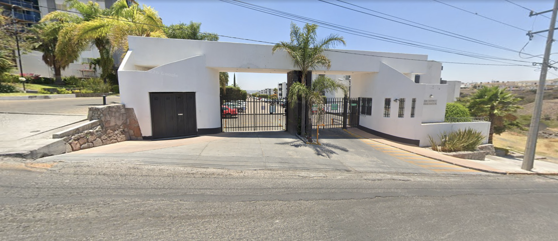 Renta amplio departamento fracc San Agustín
